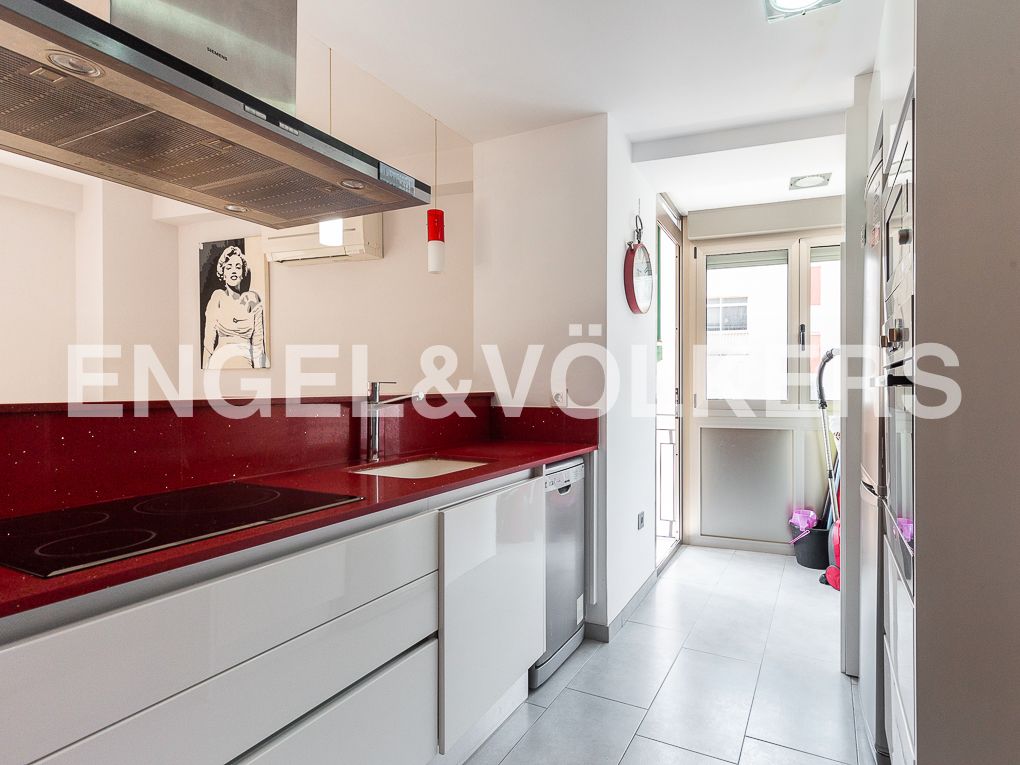 Cuina de Pis de lloguer en  Valencia Capital amb Aire condicionat, Calefacció i Moblat