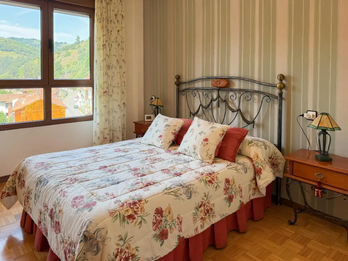 Habitación de Piso en venta en Mieres (Asturias) con Calefacción, Parquet y Amueblado