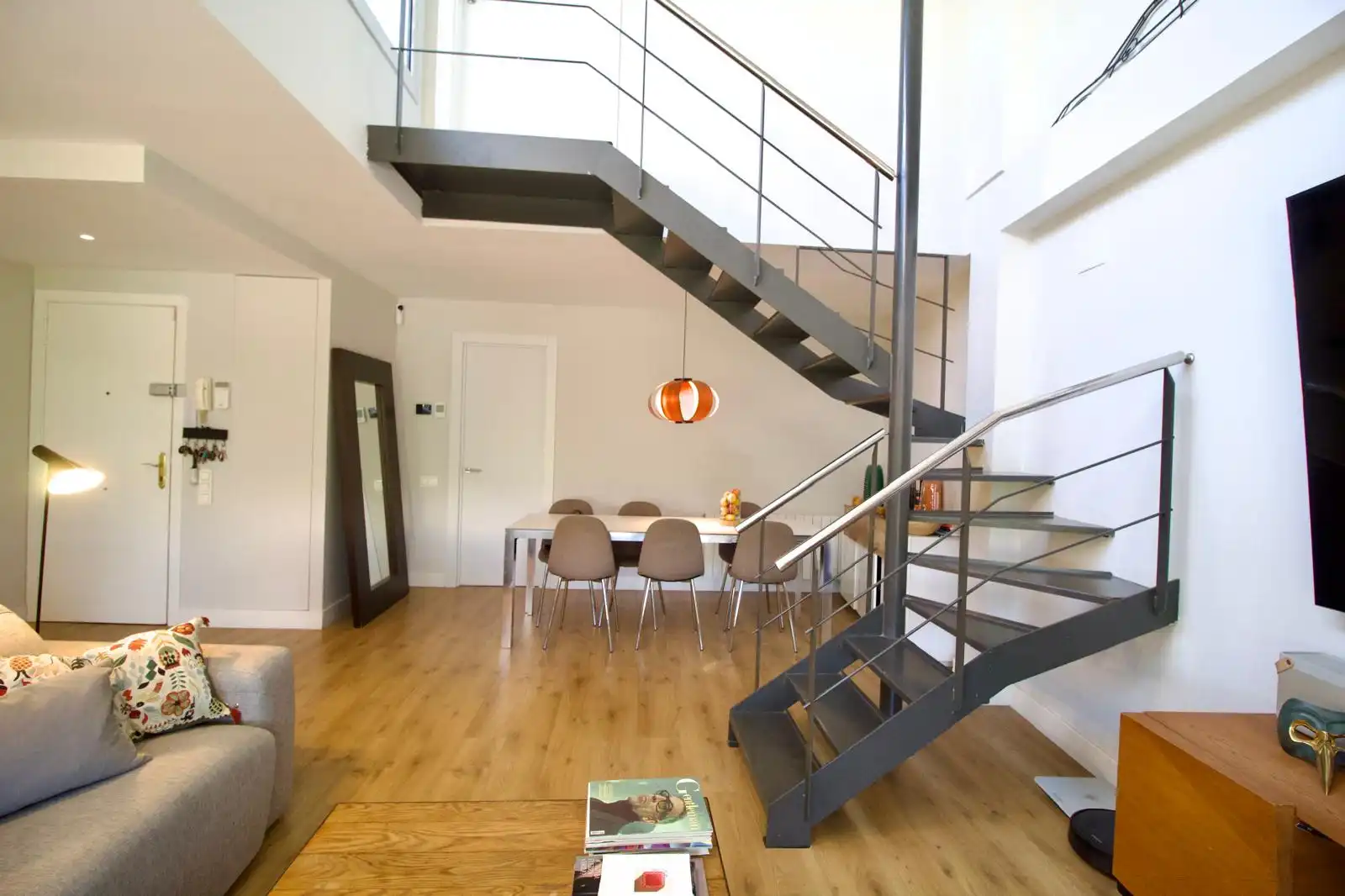 Duplex with terrace for sale in Plaça Can Prat, imagen 2