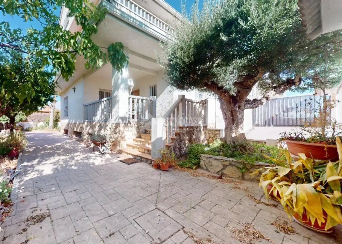 Exterior view of Detached homes for sale in Fuente El Saz de Jarama  with Private garden, Terrace and Balcony