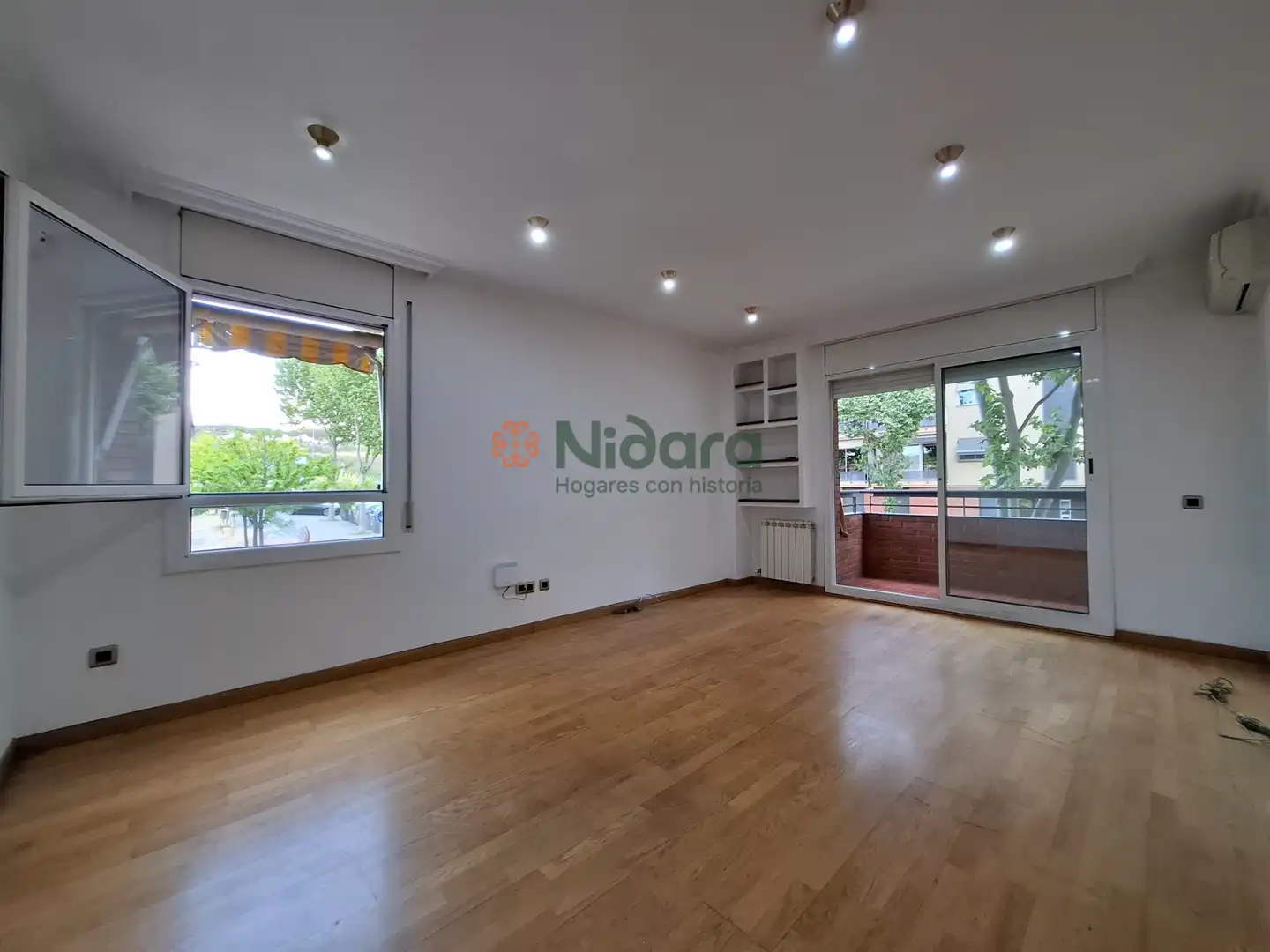 Living room of Flat for sale in Mollet del Vallès  with Air Conditioner, Heating and Parquet flooring