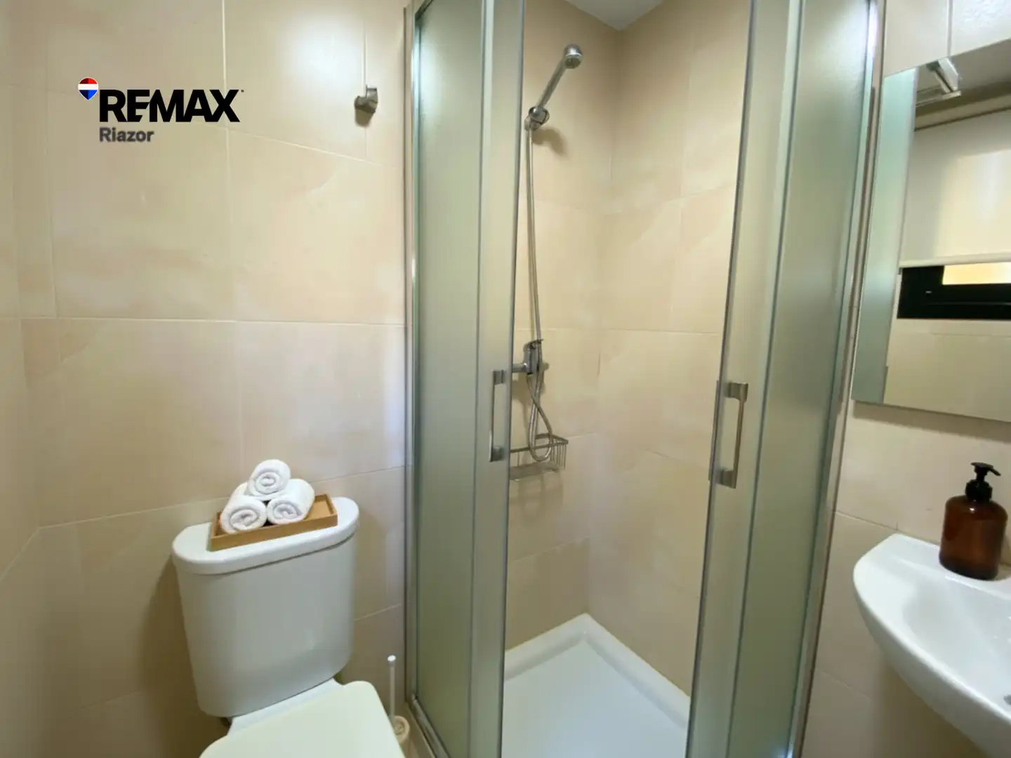 Bathroom of Flat for sale in Lalín  with Heating, Parquet flooring and Storage room