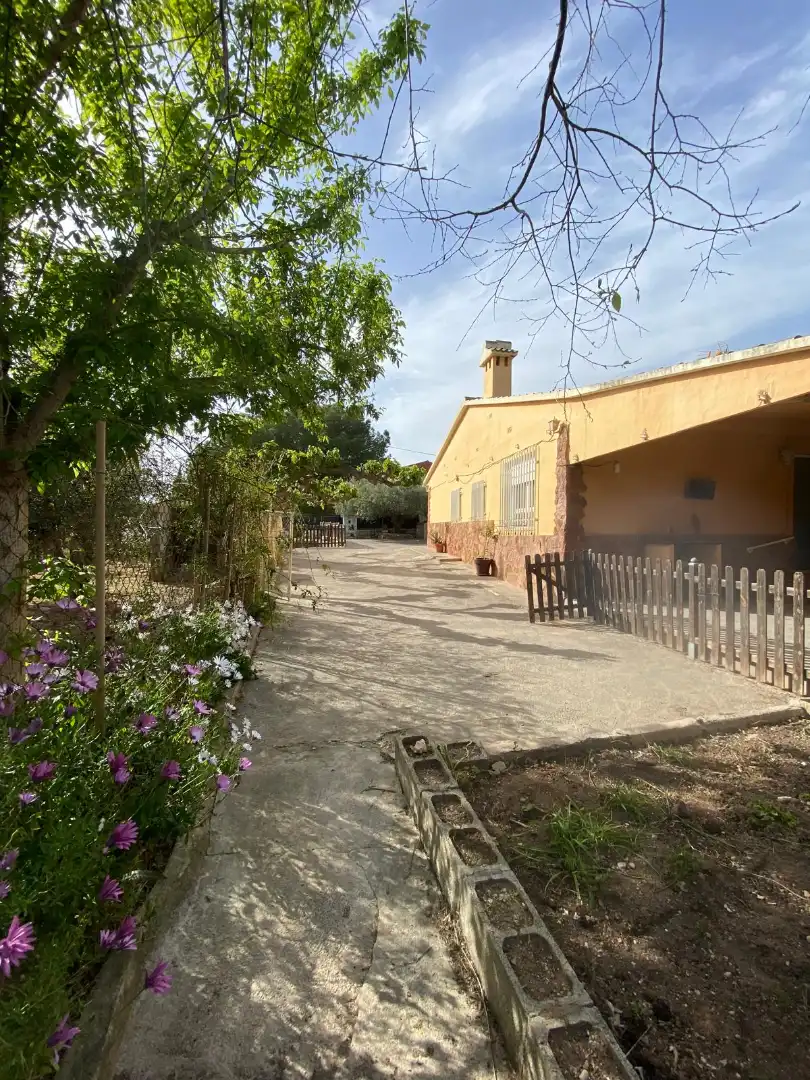Vista exterior de Casa o xalet en venda en L'Alcora amb Aire condicionat, Calefacció i Jardí privat