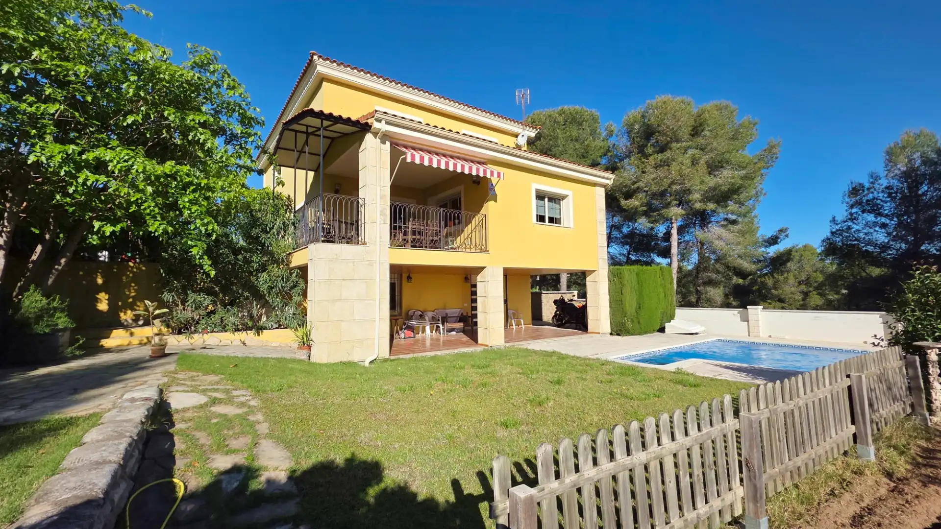 Xalet amb terrassa en venda a Carrer Terra Alta