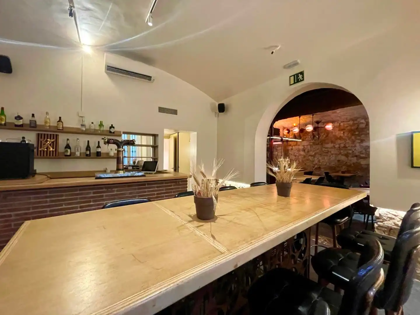 Commercial properties for transfer in Avinyo, Barri Gòtic