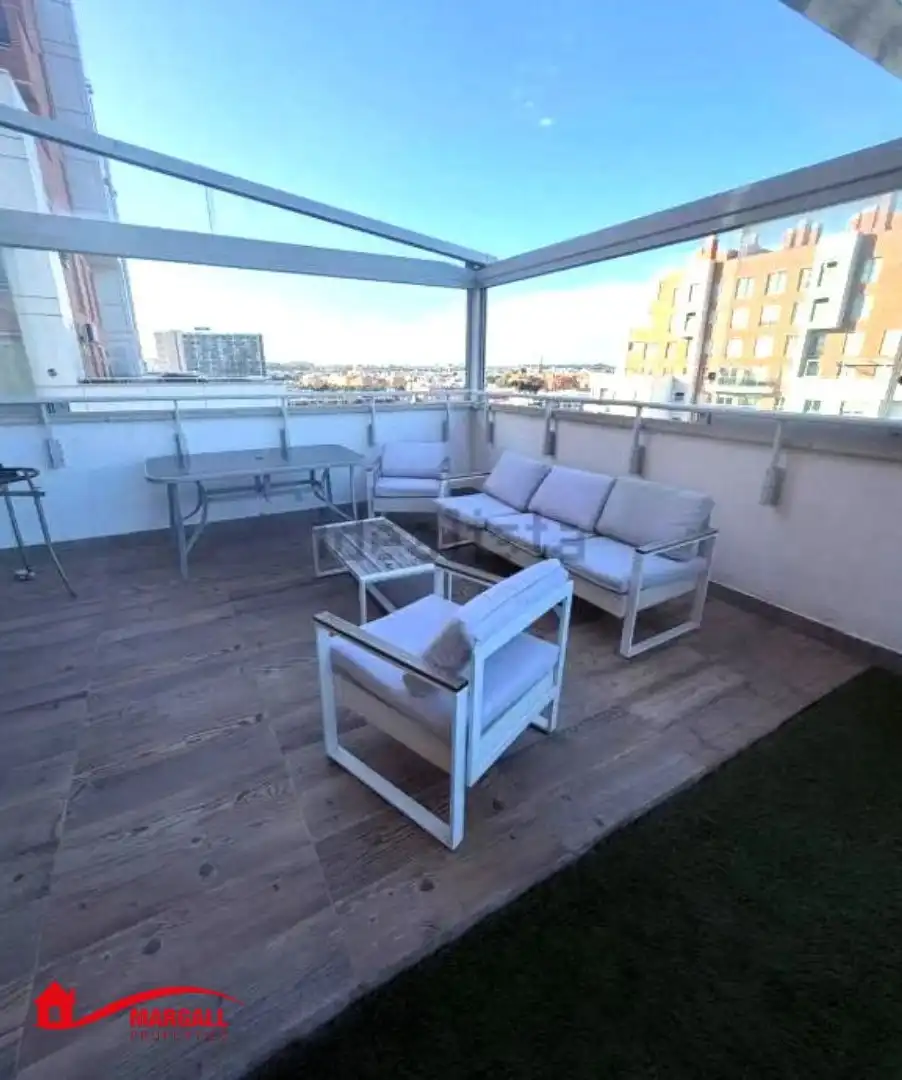 Attico con ascensore in vendita a Plaça de Guillem Agulló, imagen 2