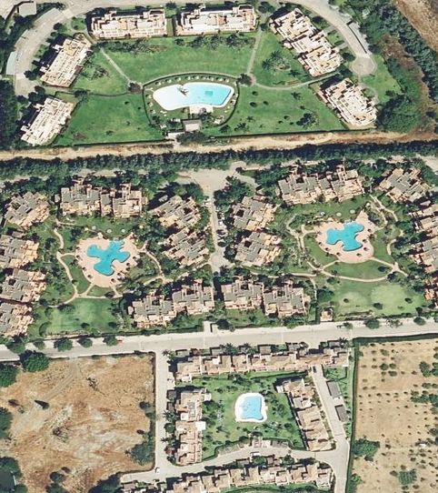 Foto 2 de Piso en venta en Urb. Coto de la Serena, Planta Baja, Escalera 18, , Sotoserena, Estepona