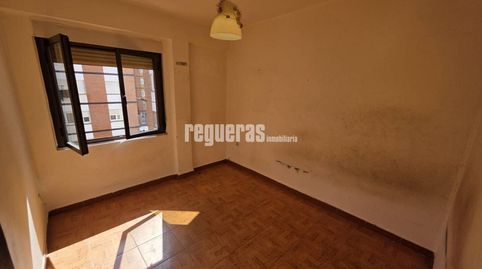 Foto 4 de Piso en venta en Calle Principado de Asturias, Versalles, Avilés