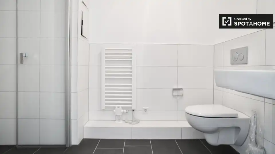 Bany de Apartament per a compartir en Sot de Ferrer amb Aire condicionat, Terrassa i Moblat