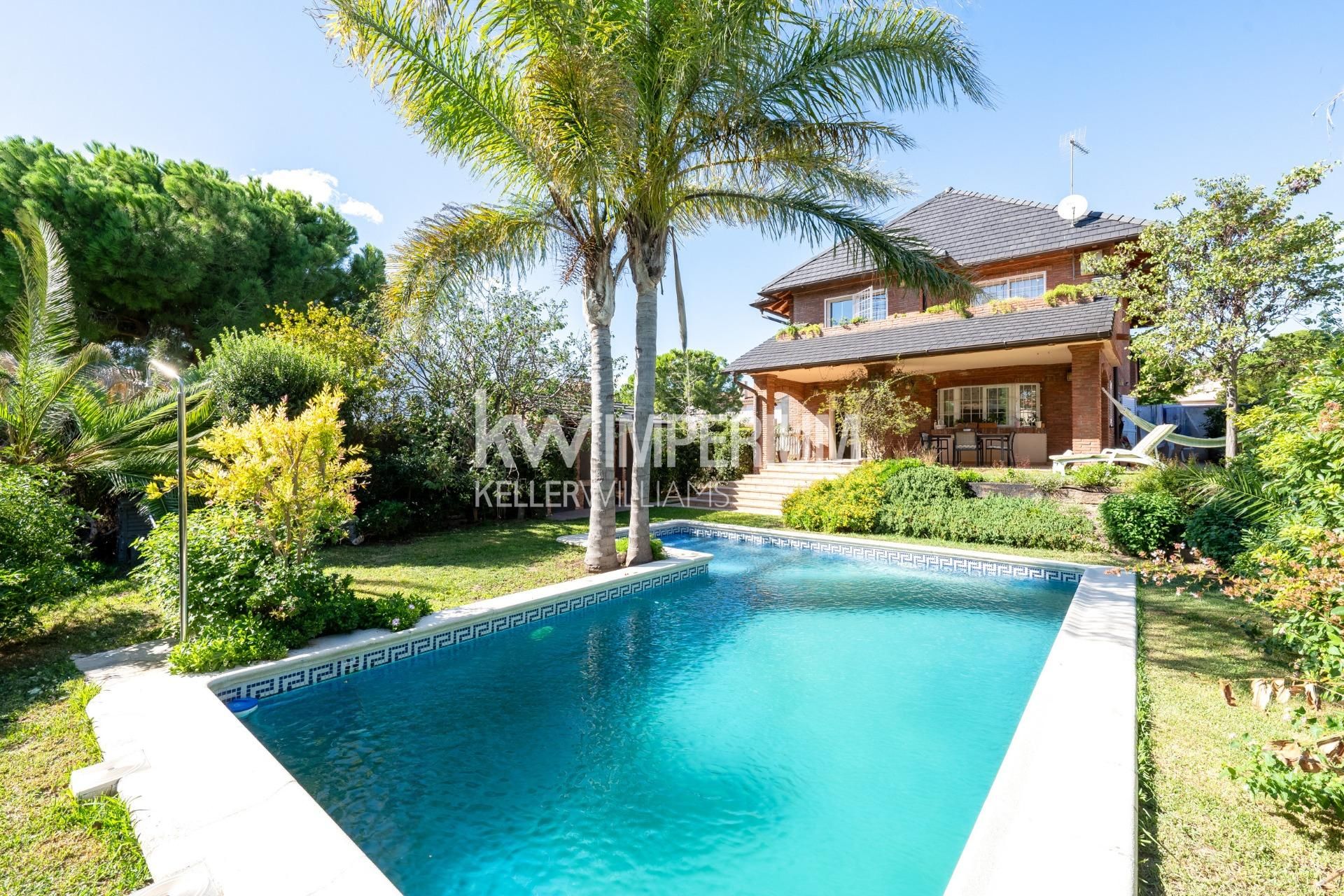 Exterior view of Houses for sale in Cambrils  with Private garden, Terrace and Swimming Pool