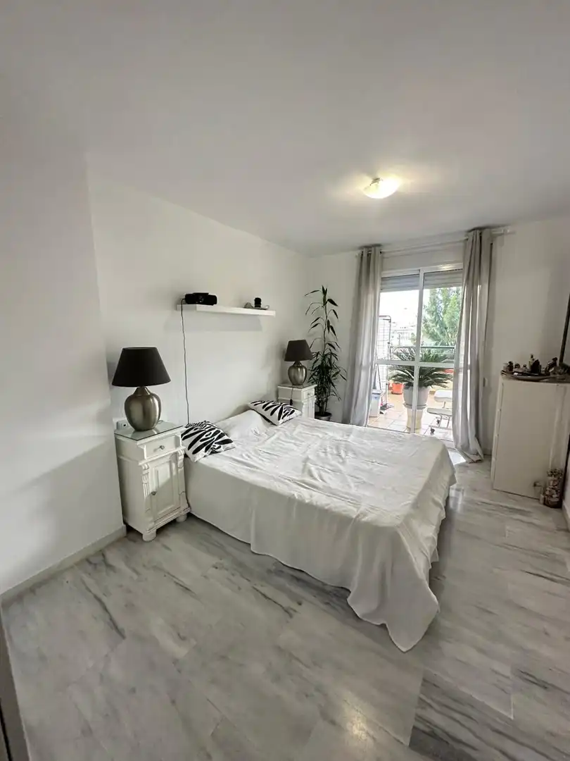 Habitación de Piso en venta en Benalmádena con Calefacción, Terraza y Piscina comunitaria