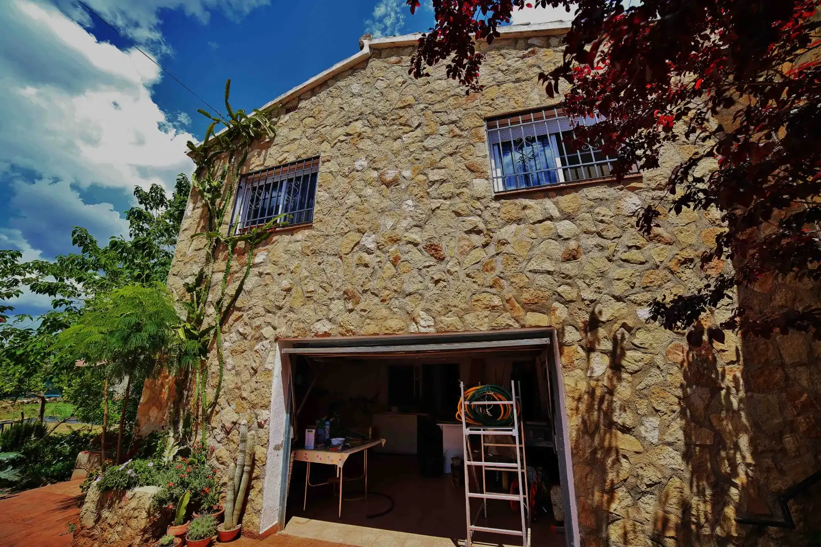 Vista exterior de Casa o xalet en venda en Castellón de la Plana / Castelló de la Plana amb Aire condicionat, Jardí privat i Terrassa
