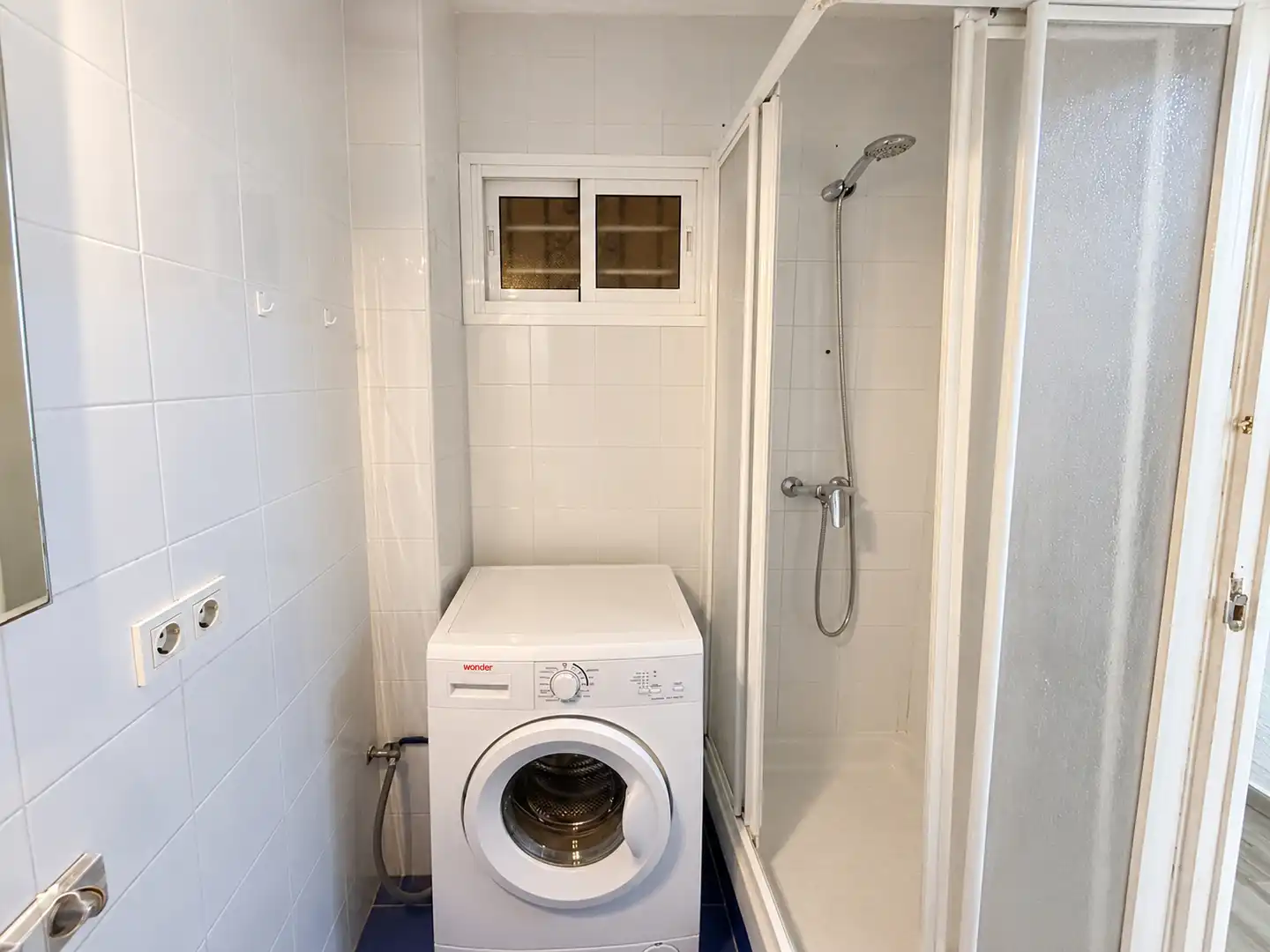 Baño de Piso en venta en Benalmádena con Terraza y Amueblado