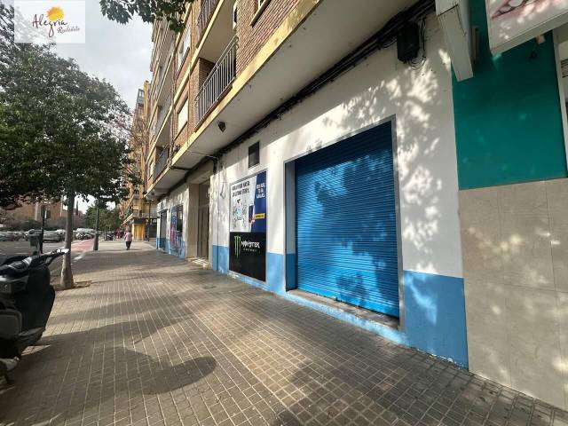 Local comercial en Venta en Calle ESCULTOR JOSE CAPUZ en Mont-Olivet
