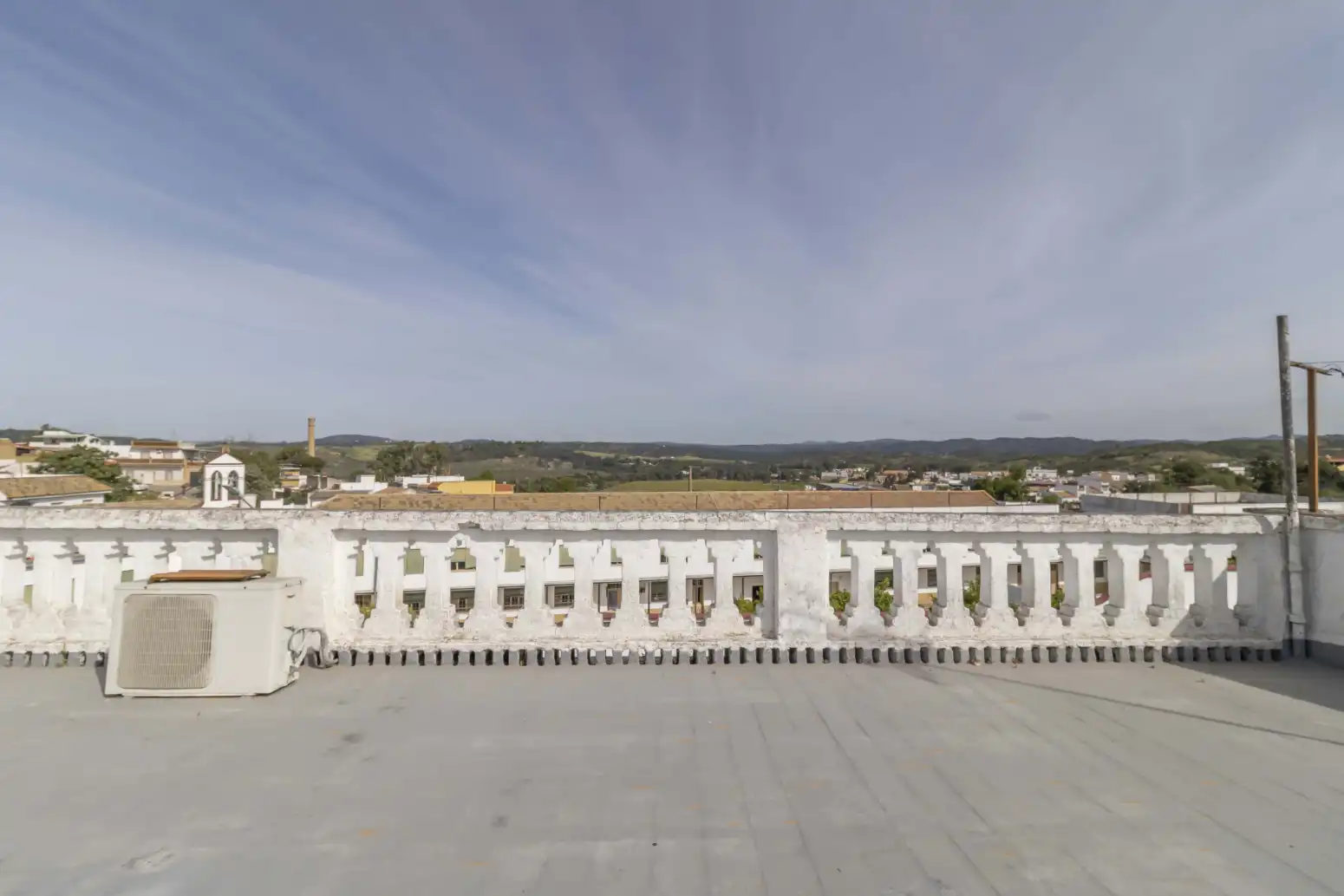 Vista exterior de Casa adosada en venda en Villanueva del Río y Minas amb Aire condicionat, Terrassa i Balcó