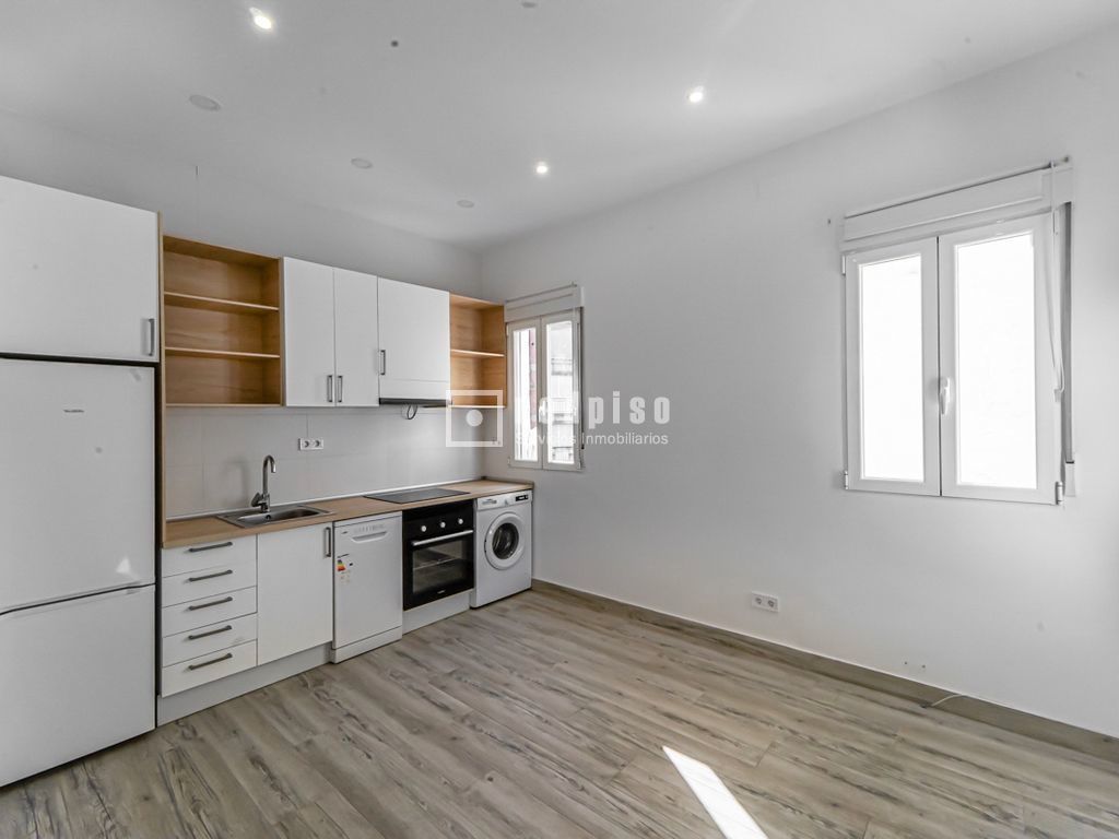Cocina de Piso de alquiler en  Madrid Capital con Aire acondicionado y Calefacción