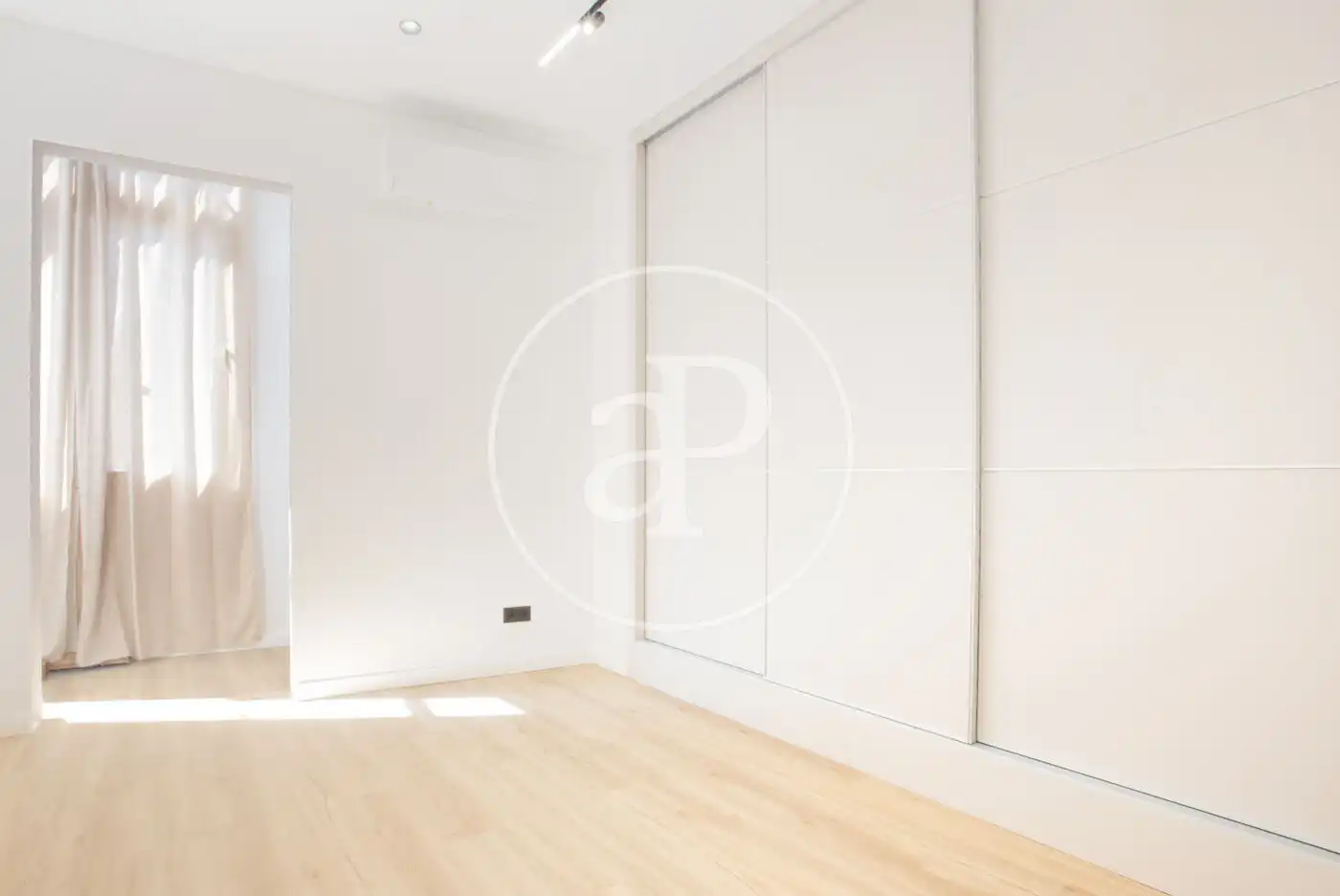 Habitación de Piso de alquiler en Valencia con Aire acondicionado y Balcón