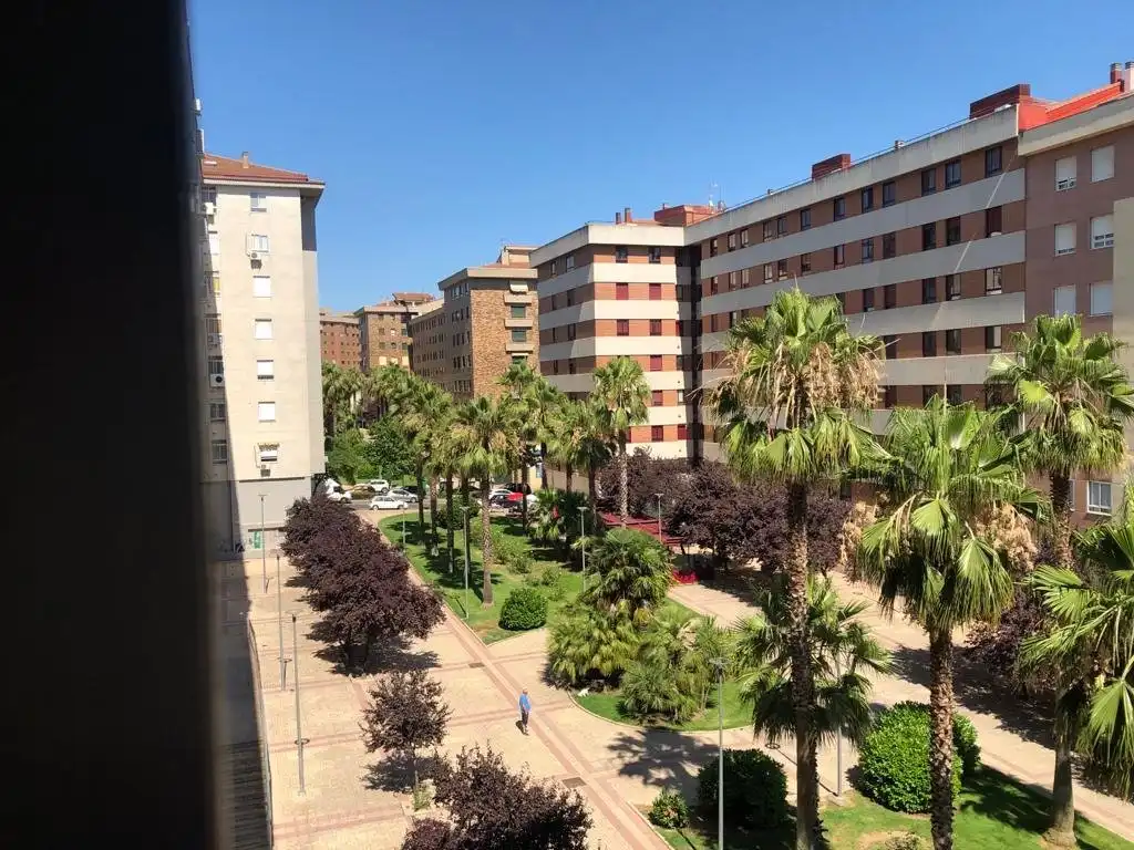 Vista exterior de Pis de lloguer en Cáceres amb Terrassa