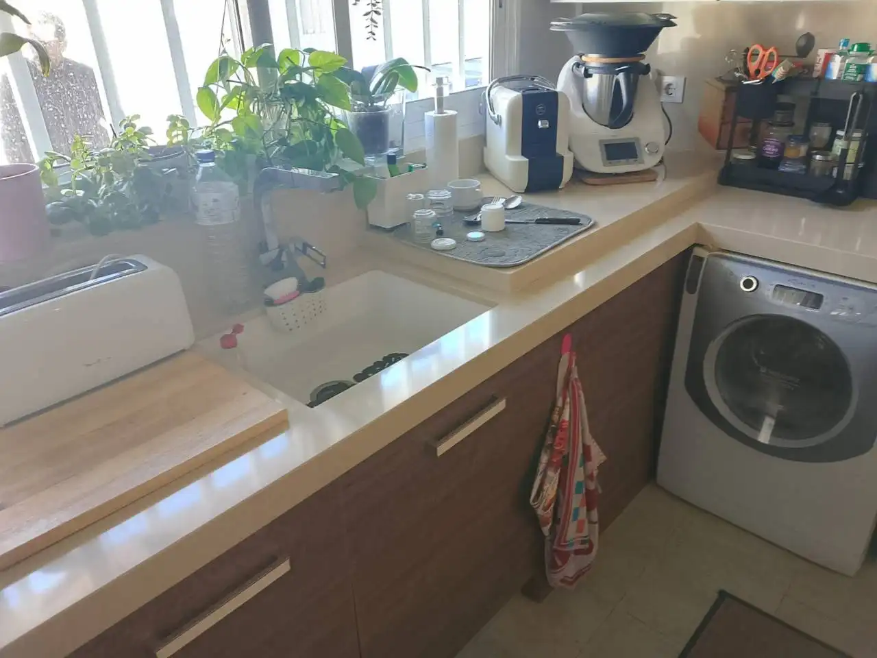 Kitchen of Study for sale in Oliva  with Air Conditioner and Furnished