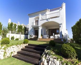 Jardí de Casa o xalet de lloguer en Estepona amb Aire condicionat, Terrassa i Piscina