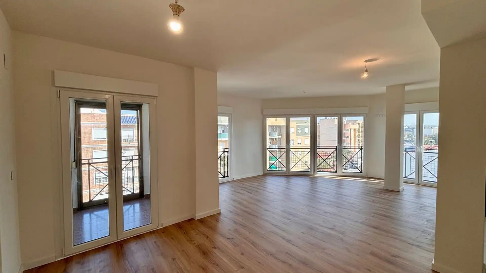 Sala de estar de Piso en venta en Elche / Elx con Calefacción y Terraza