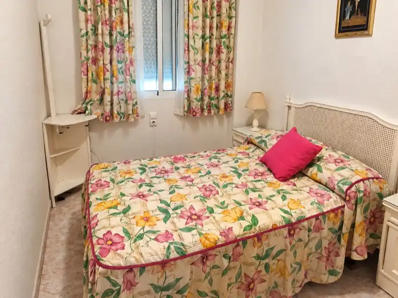 Habitación de Piso en venta en Torrevieja con Aire acondicionado, Terraza y Balcón