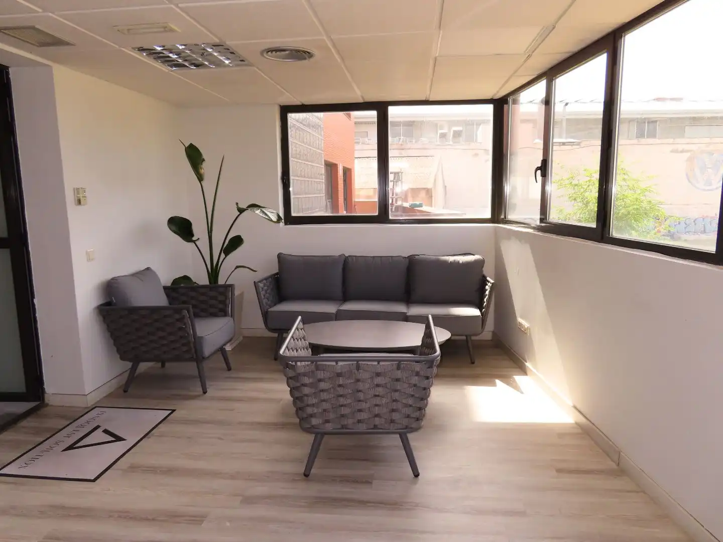Terrasse von Büro zur Miete in Madrid mit Klimaanlage, Heizung und Möbliert