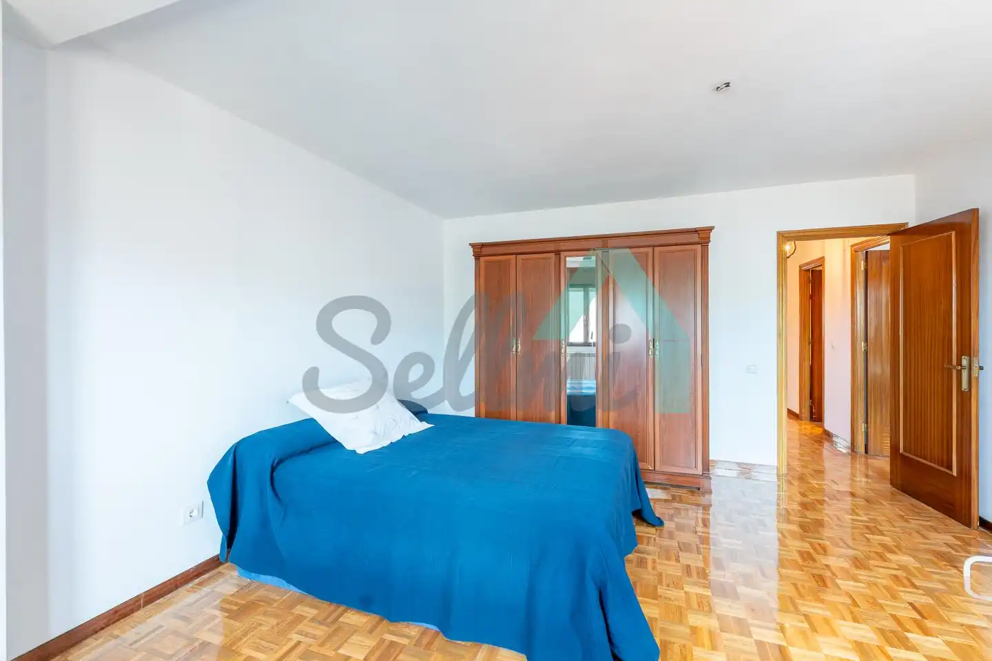 Habitación de Piso de alquiler en Oviedo  con Calefacción, Parquet y Amueblado