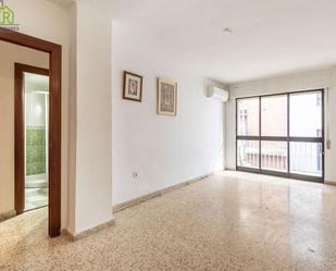 Flat for sale in  Granada Capital  with Balcony