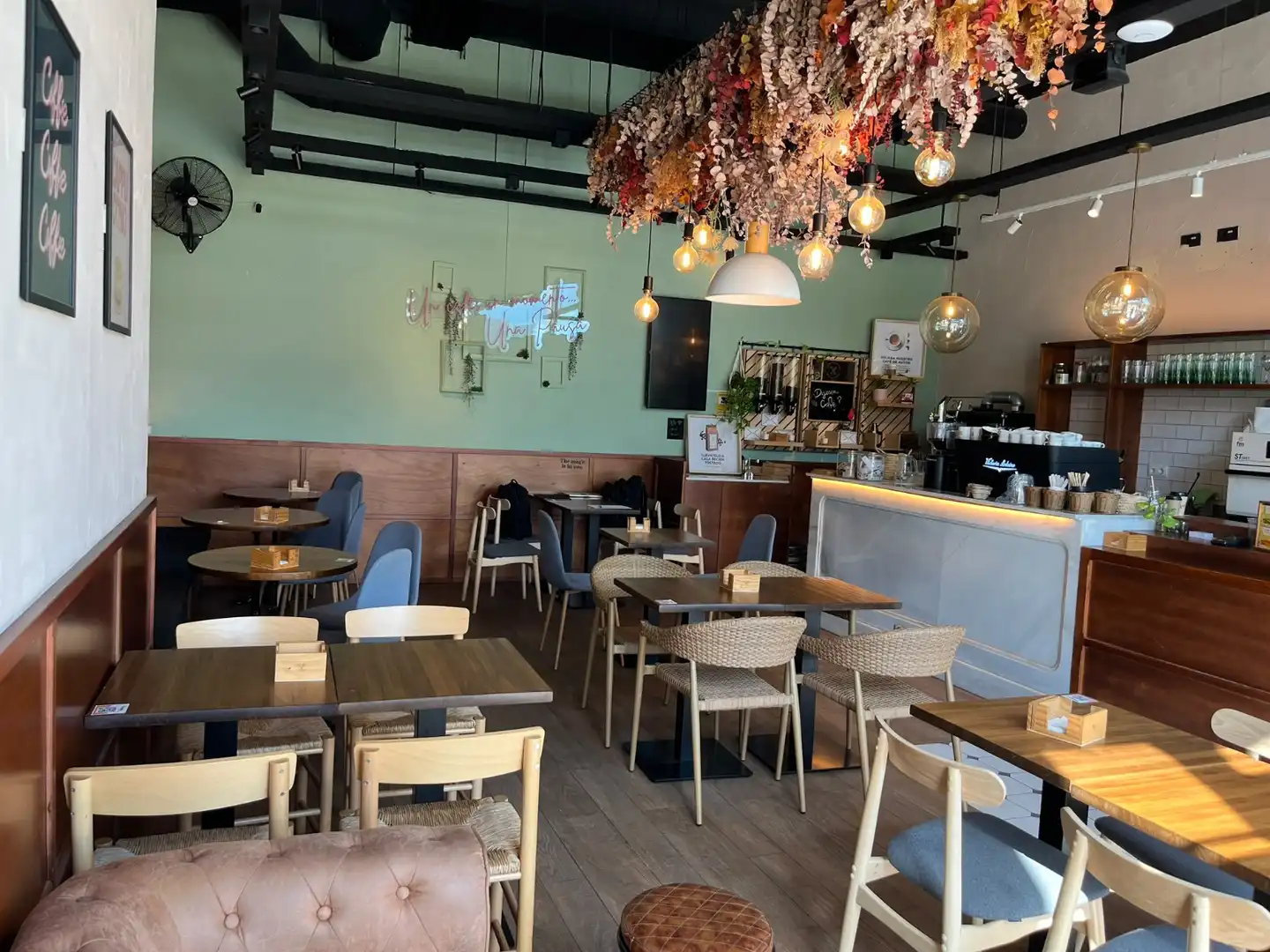 Business premises for transfer in Sant Martí, imagen 8