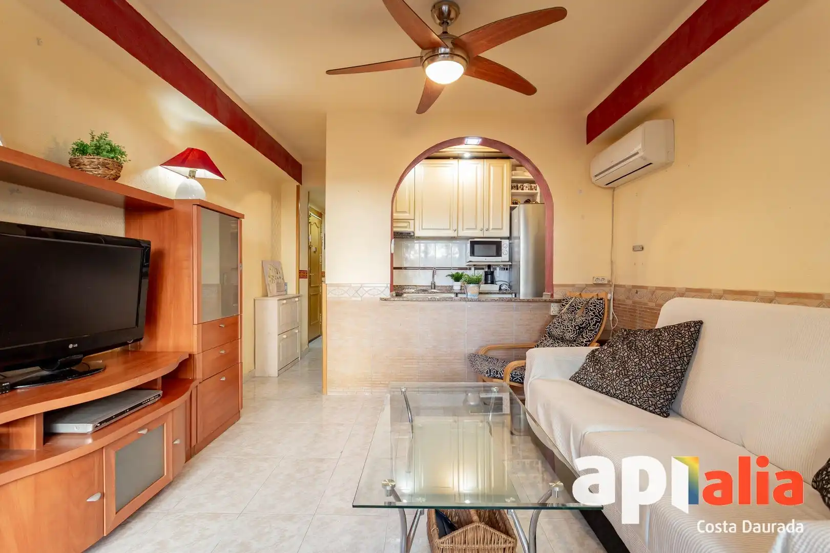 Sala de estar de Apartamento en venta en Salou con Aire acondicionado, Terraza y Amueblado