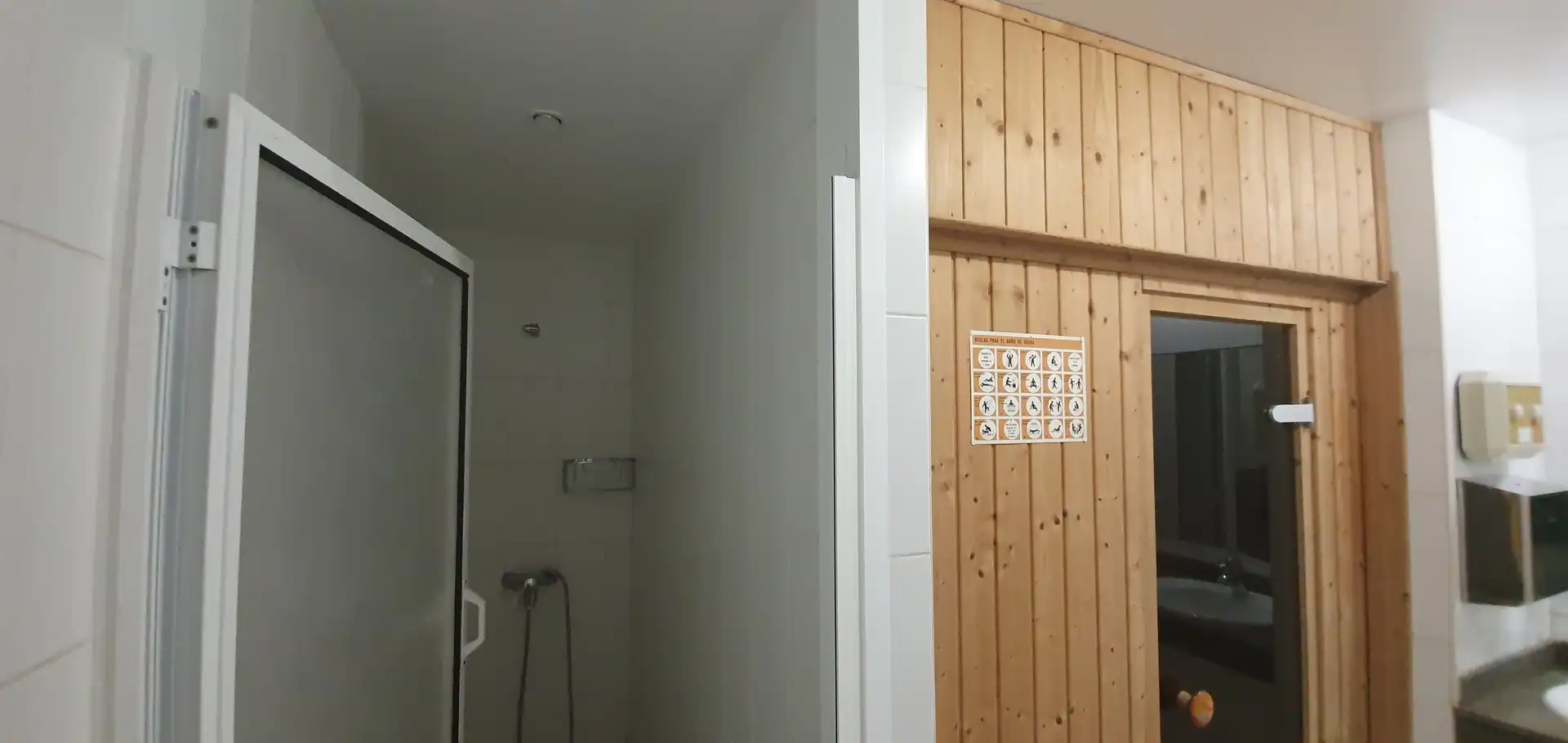 Bathroom of Flat for rent in Santa Cruz de Tenerife  with Private garden, Parquet flooring and Terrace