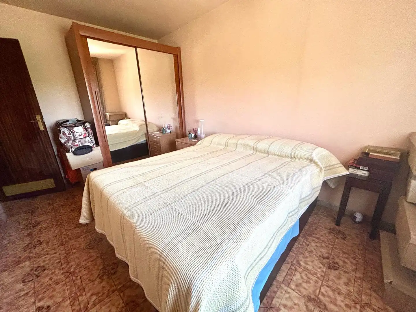 Dormitori de Pis en venda en Sant Adrià de Besòs amb Aire condicionat, Moblat i Forn