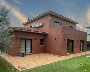 Vista exterior de Casa o xalet de lloguer en L'Ametlla del Vallès amb Aire condicionat, Terrassa i Balcó