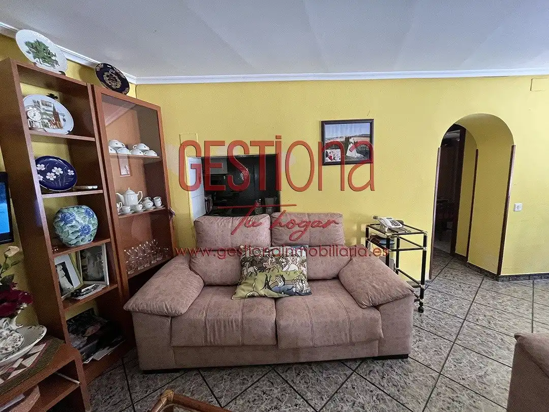 Sala de estar de Casa o chalet en venta en Noja con Jardín privado, Terraza y Amueblado