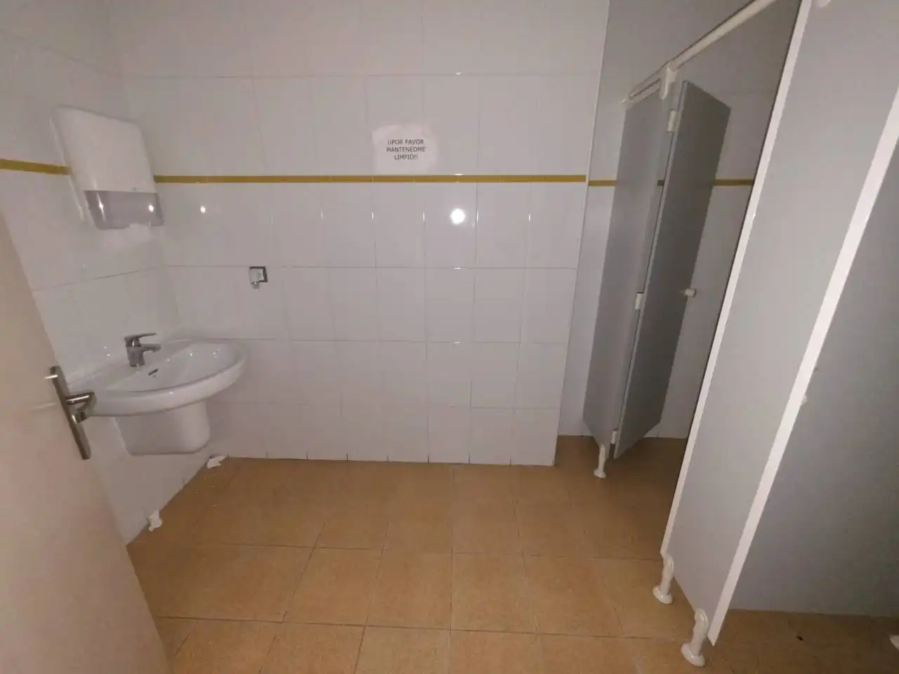 Bany de Local de lloguer en Albacete amb Aire condicionat