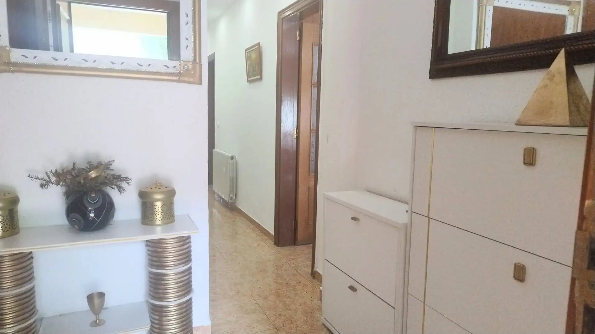 Haus oder Chalet zum Verkauf in Salt mit Privatgarten
