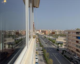 Vista exterior de Àtic en venda en Torrevieja amb Terrassa i Balcó