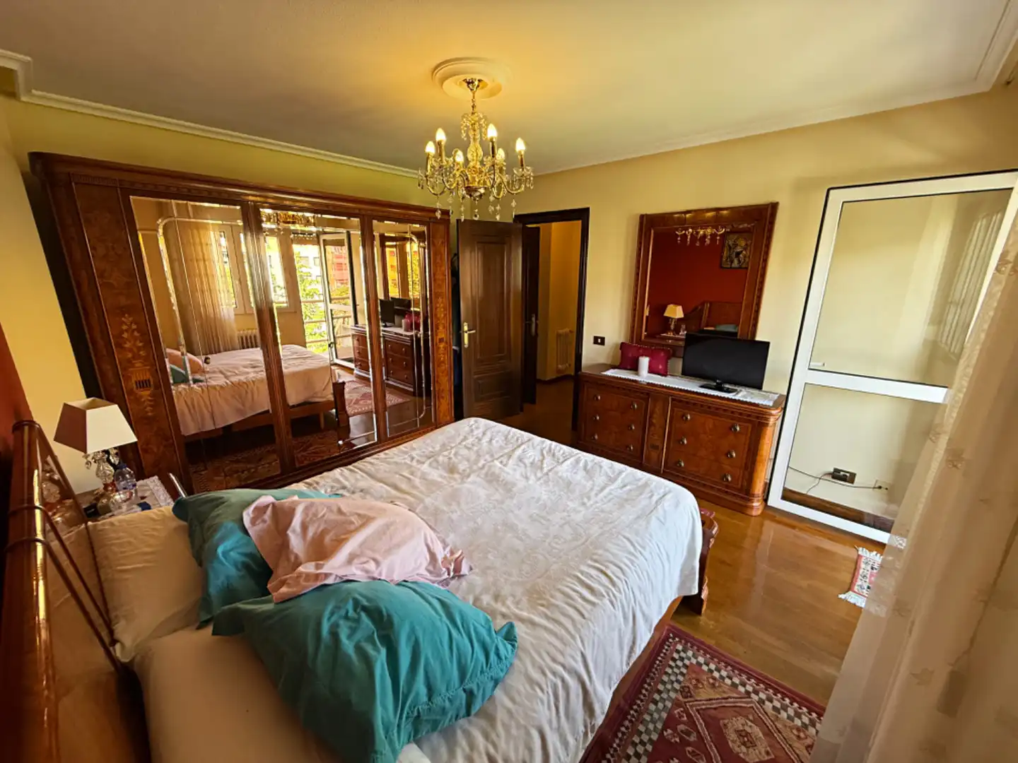 Habitación de Casa adosada en venta en Oviedo  con Calefacción, Jardín privado y Parquet