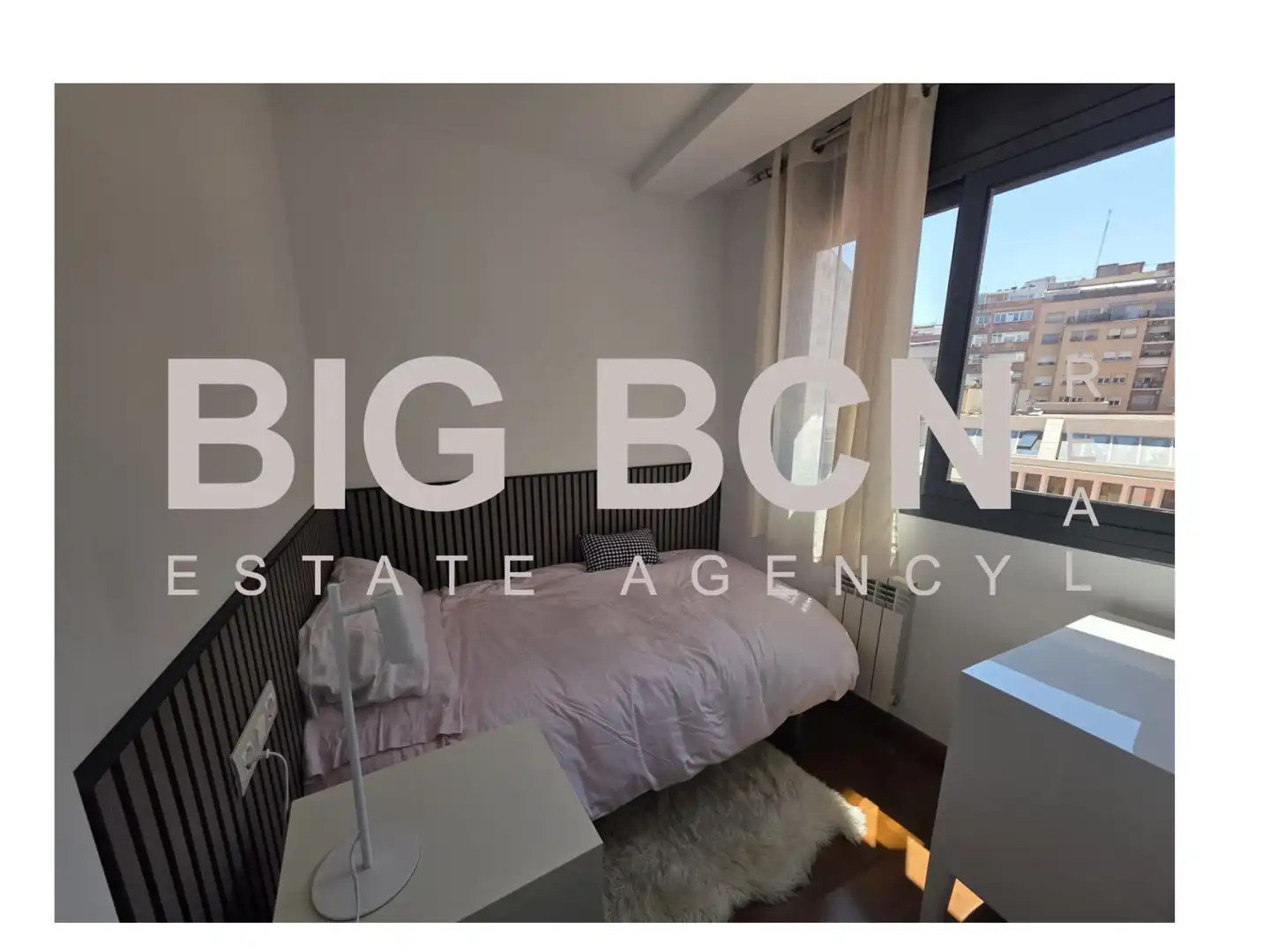 Bedroom of Flat for sale in Barcelona  with Air Conditioner, Heating and Parquet flooring