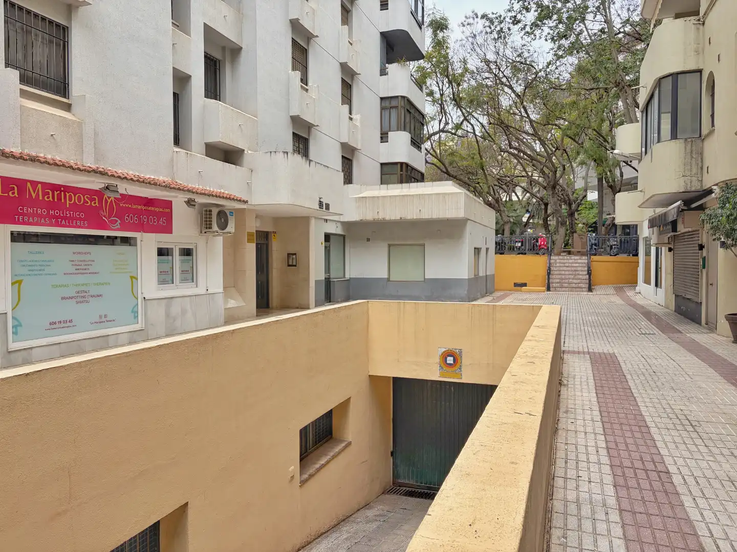 Exterior view of Flat for sale in Marbella  with Terrace, Oven and Washing machine