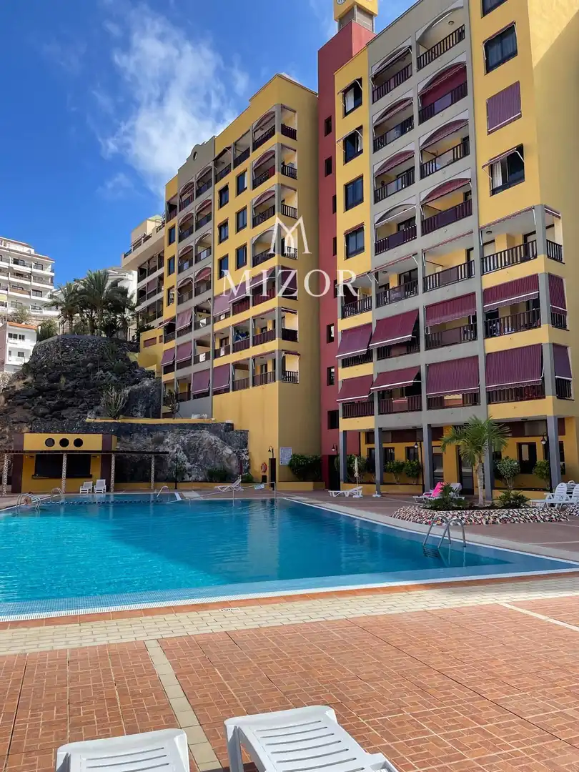 Appartement compact avec piscine à vendre à Caleta del jurado