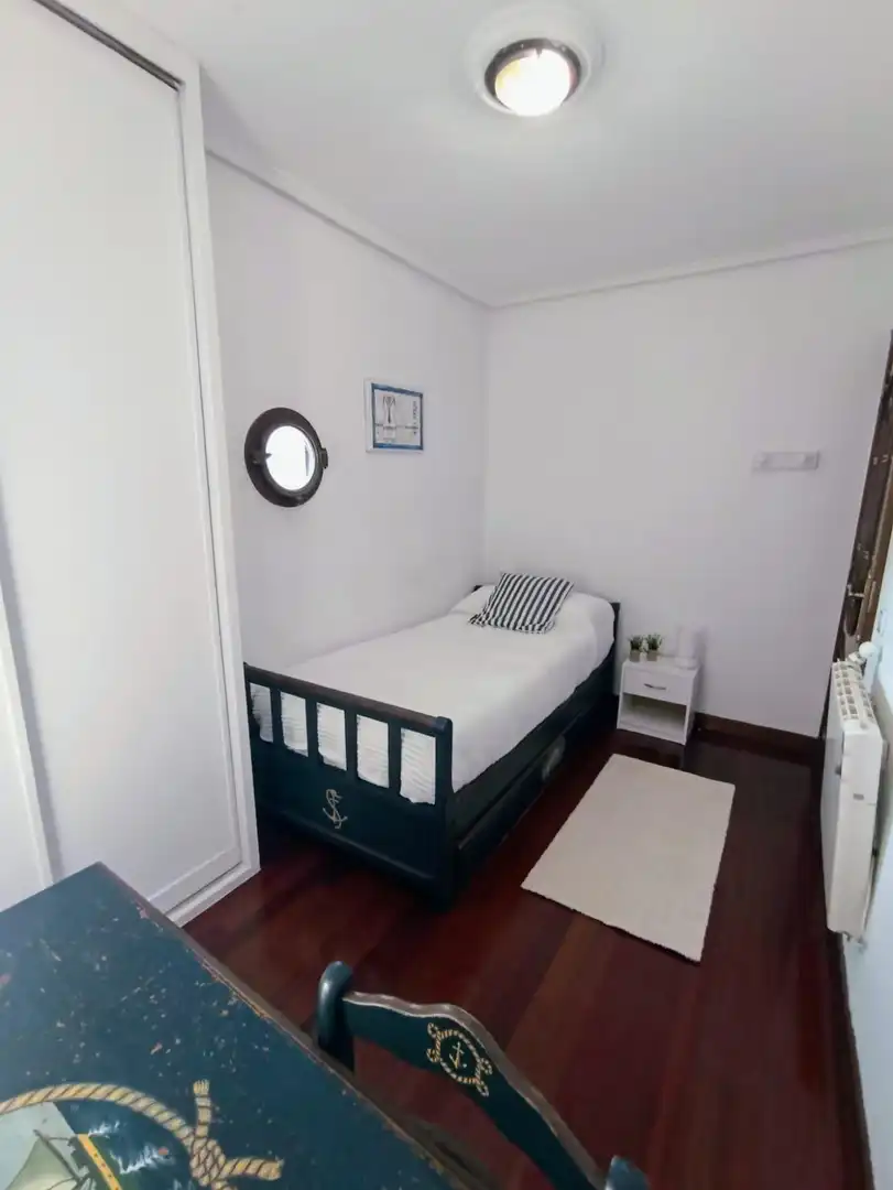Schlafzimmer von Wohnung zur Miete in Santander mit Heizung, Terrasse und Möbliert