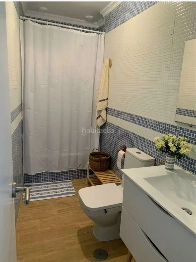 Flat to rent in Plaza de Juan Carlos I 14, imagen 3