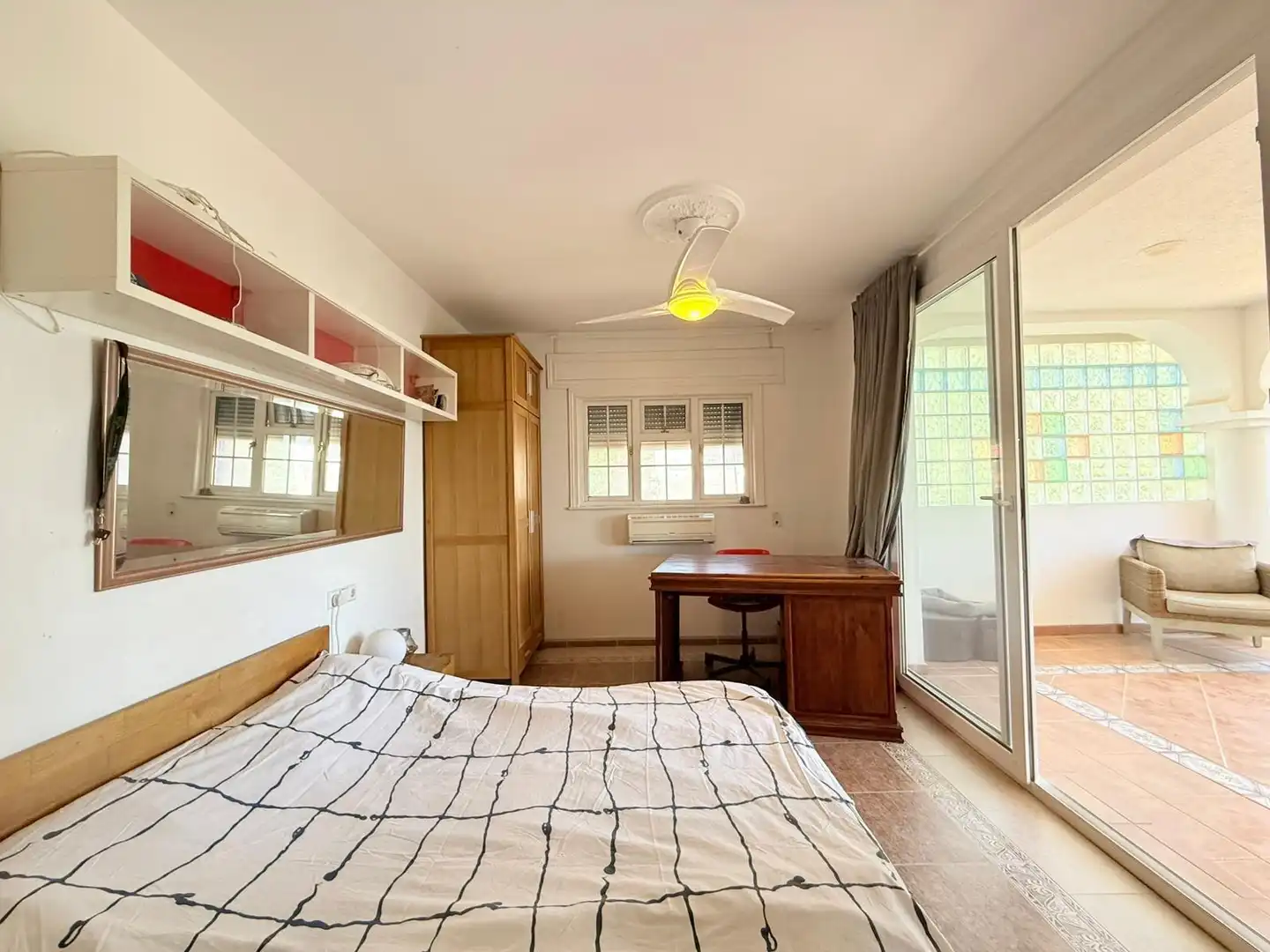 Dormitori de Casa o xalet en venda en Benalmádena amb Aire condicionat, Jardí privat i Terrassa