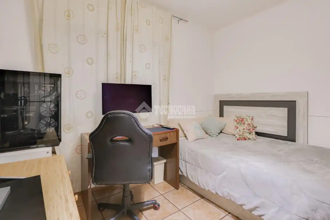 Bedroom of Flat for sale in Rubí