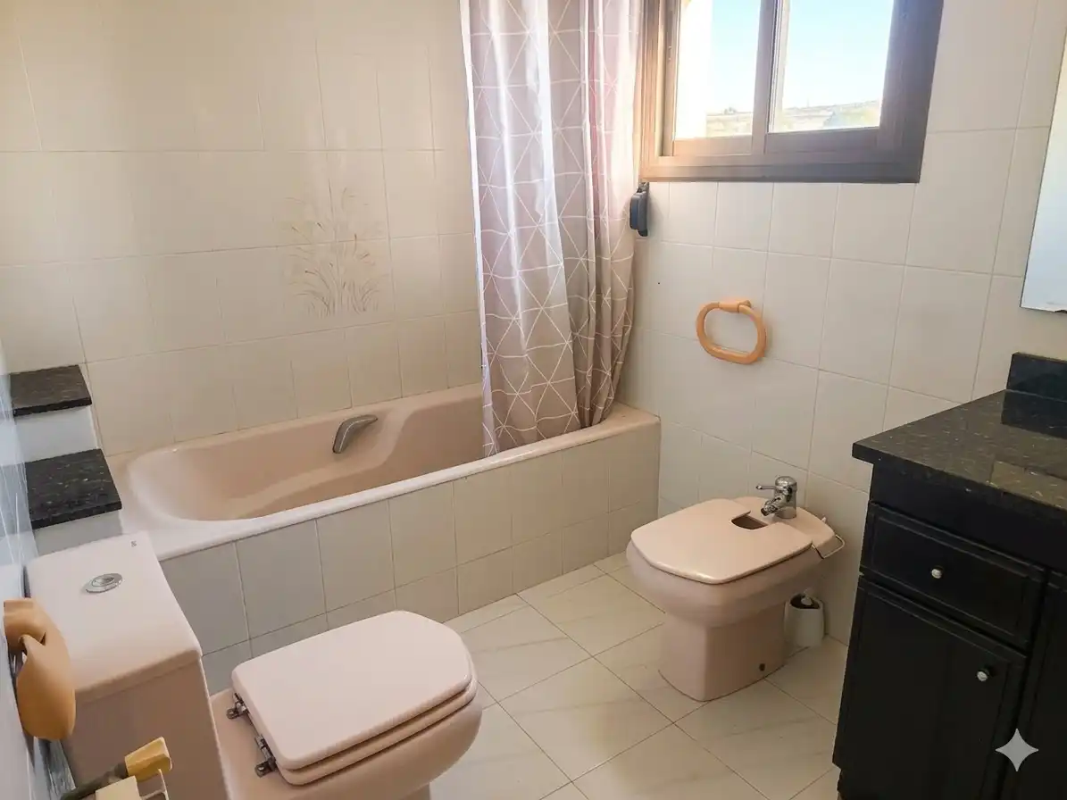 Baño de Casa o chalet en venta en Vilanova i la Geltrú con Calefacción, Terraza y Trastero