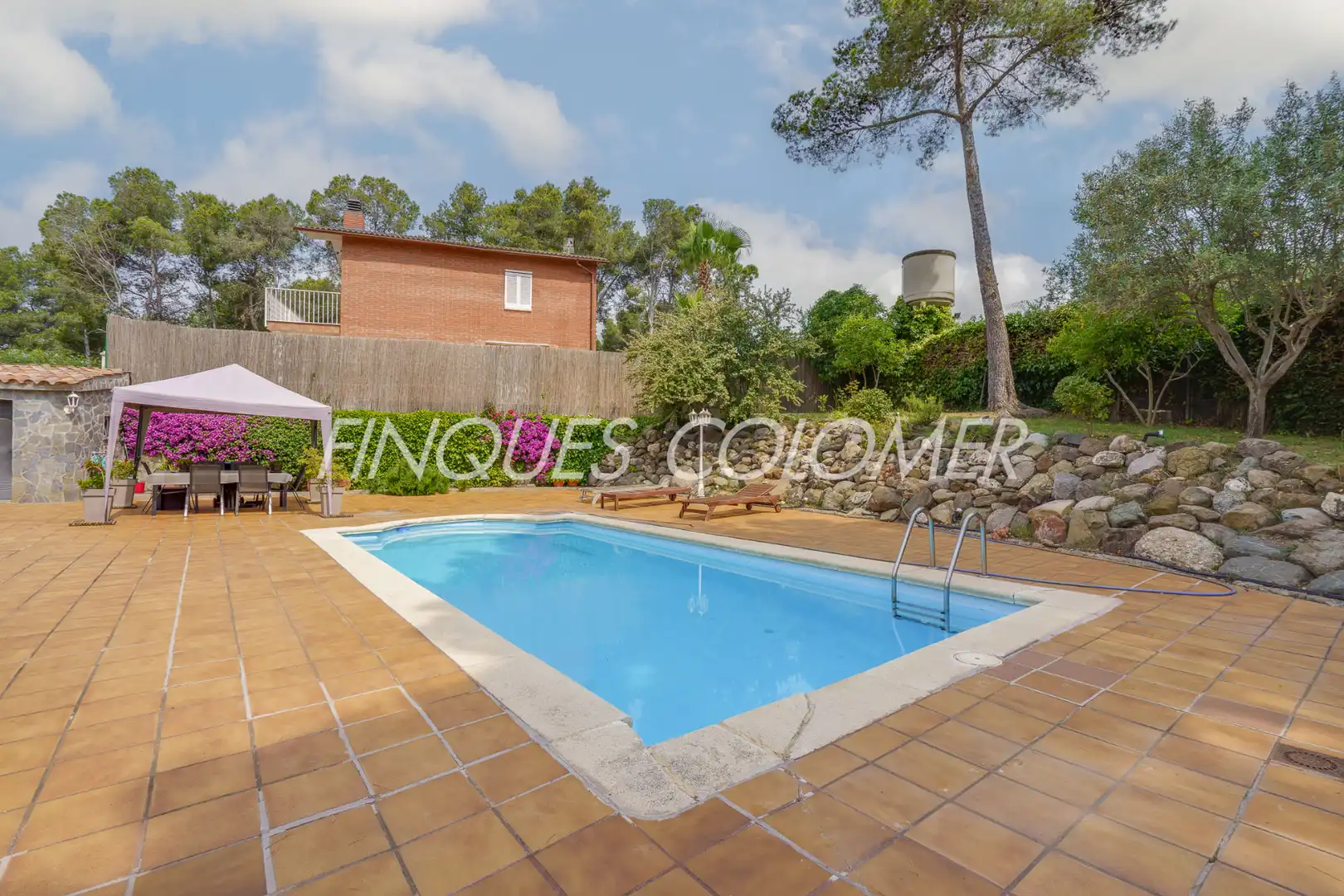 Swimming pool of Houses for sale in Rubí  with Air Conditioner, Private garden and Parquet flooring