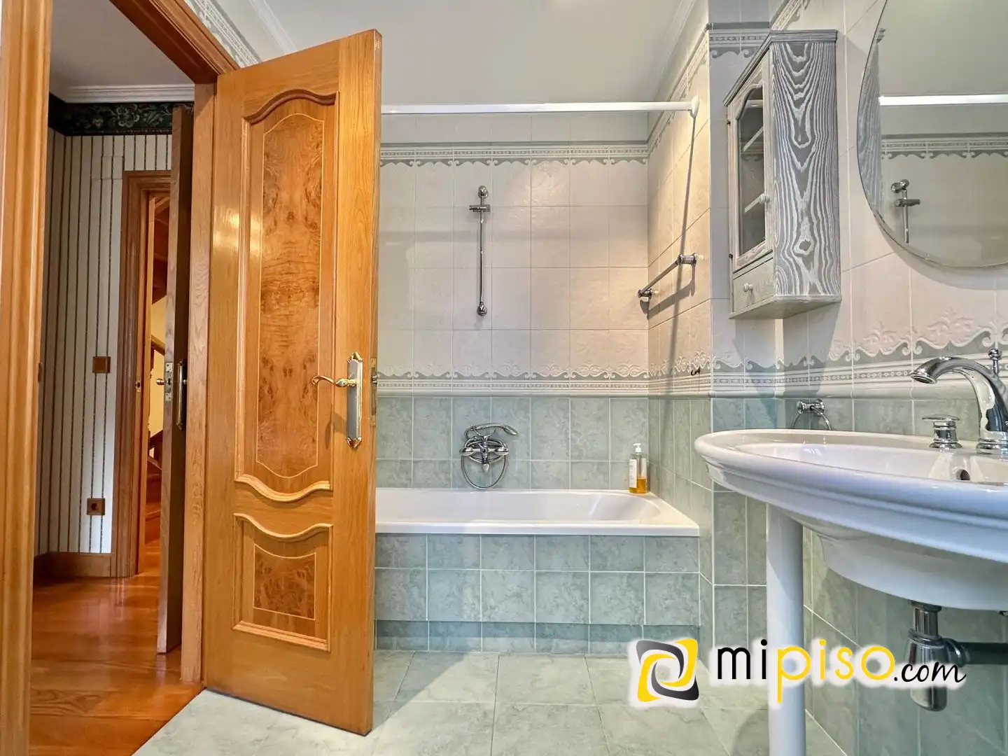Bathroom of Detached homes for sale in Laredo  with Heating, Terrace and Swimming Pool
