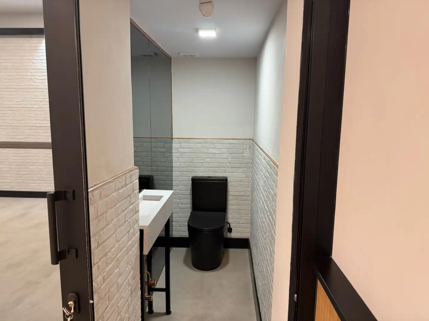 Baño de Local de alquiler en San Cristóbal de la Laguna